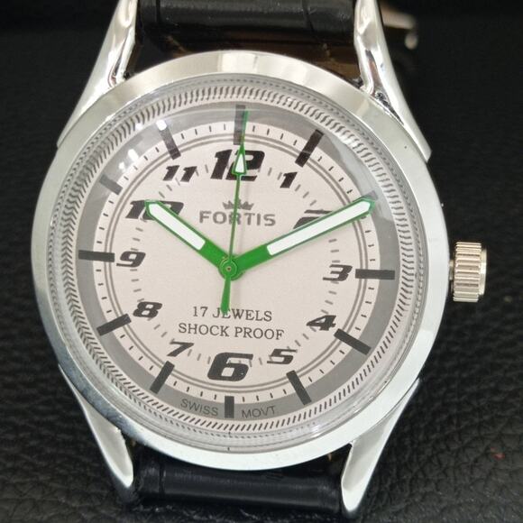 Vintage 1975 Fortis Manual Mens Silver Watch W/Leather Strap & Green accents - Picture 3 of 9